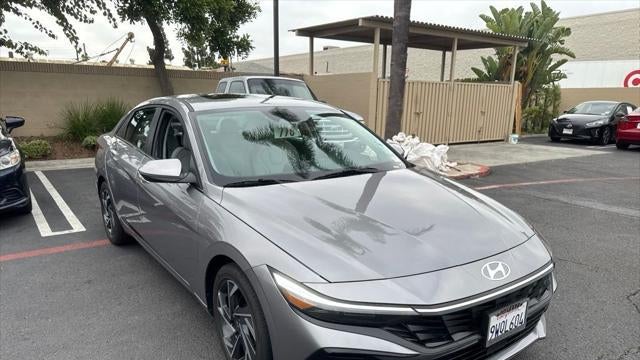 2025 Hyundai ELANTRA Limited