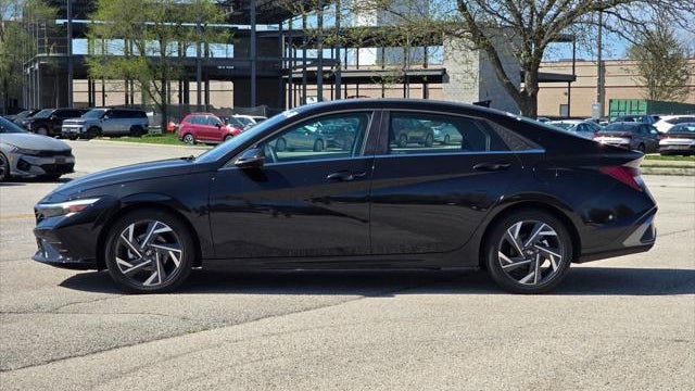 2025 Hyundai ELANTRA Limited
