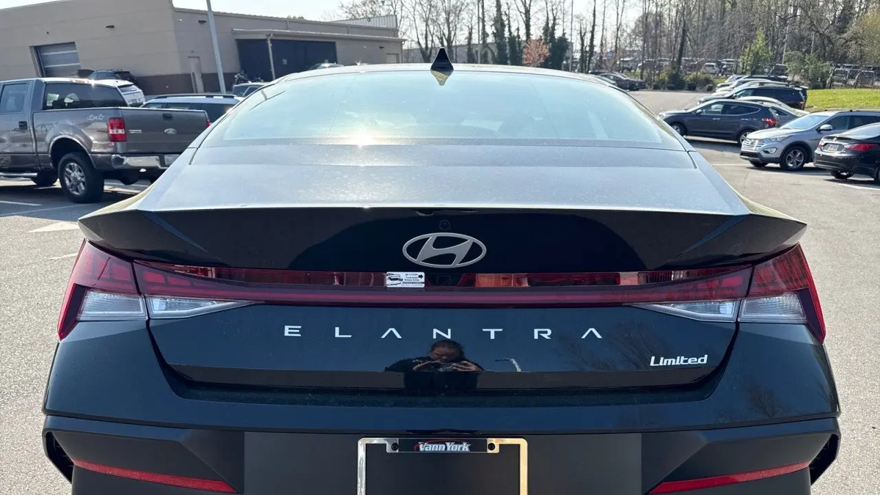 2026 Hyundai ELANTRA Limited