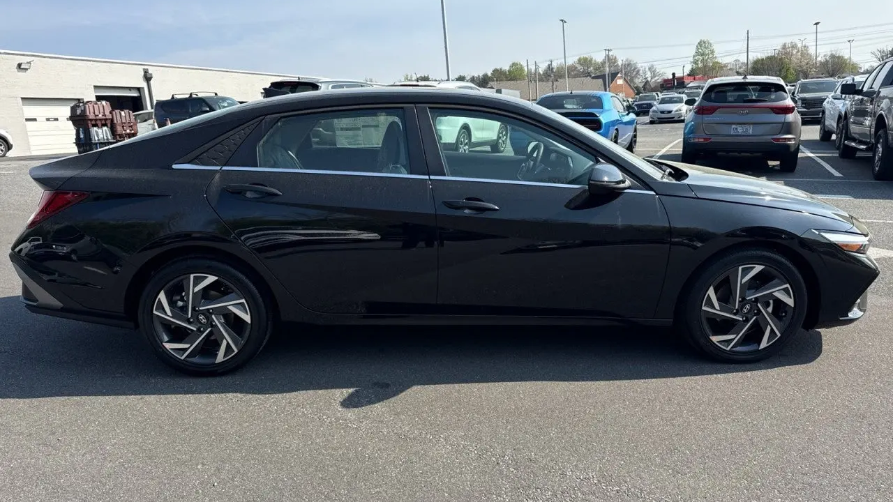 2026 Hyundai ELANTRA Limited