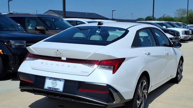 2026 Hyundai ELANTRA Limited
