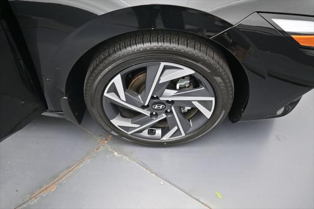 2026 Hyundai Elantra - $26,124