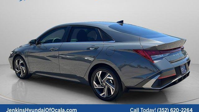 2025 Hyundai ELANTRA Limited