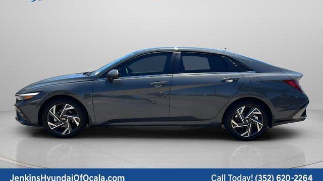 2025 Hyundai ELANTRA Limited