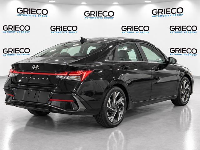 2025 Hyundai ELANTRA Limited — photo 1 of 3