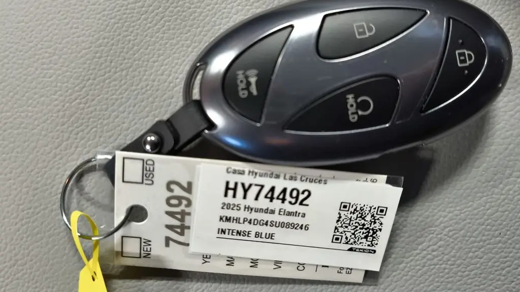 2025 Hyundai ELANTRA Limited