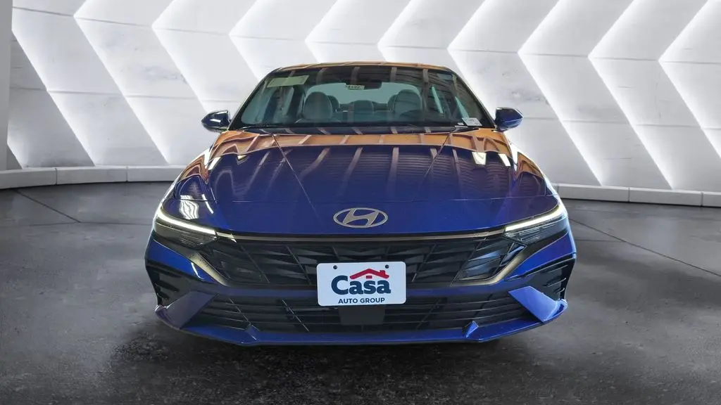 2025 Hyundai ELANTRA Limited
