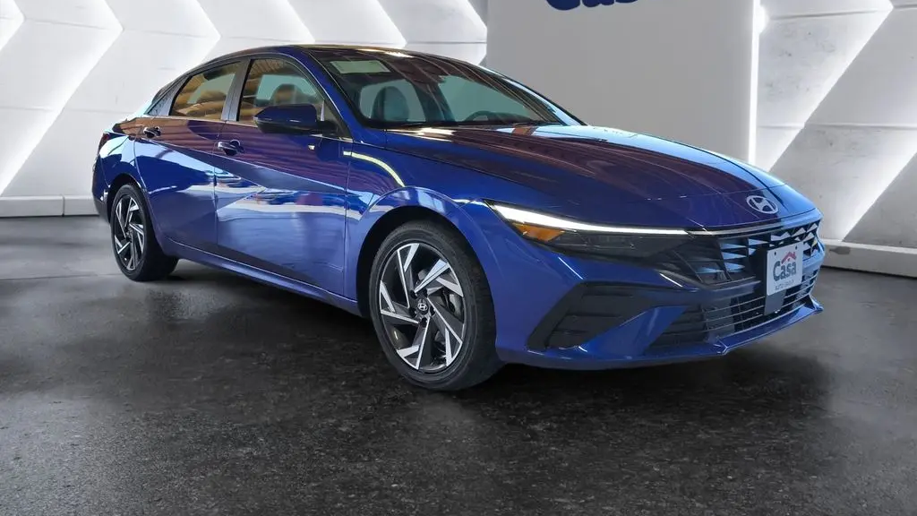 2025 Hyundai ELANTRA Limited