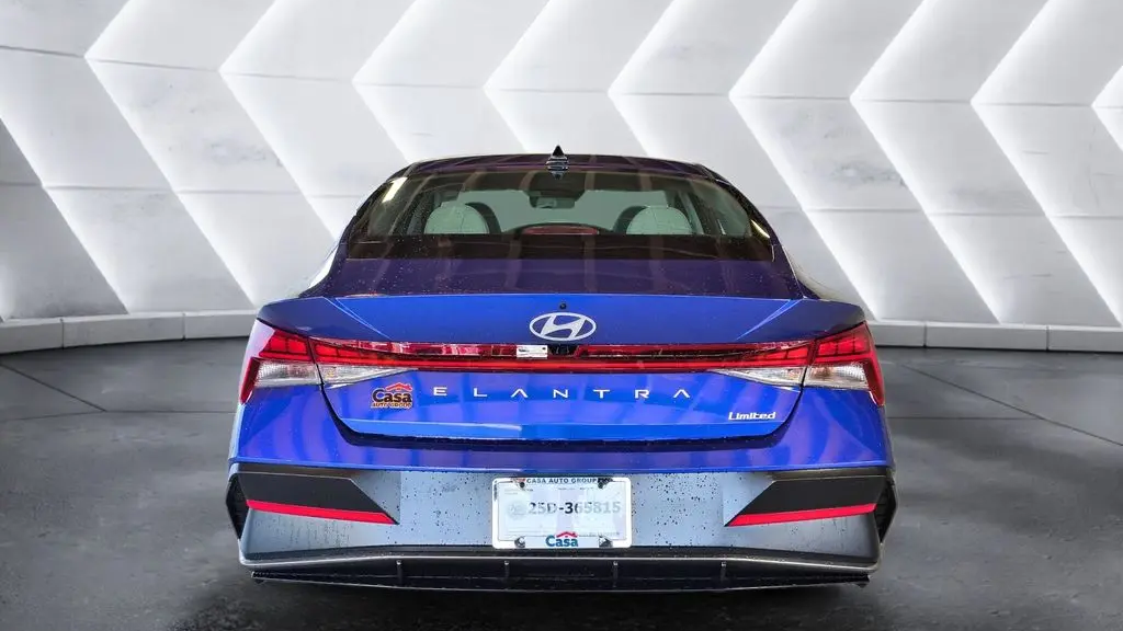 2025 Hyundai ELANTRA Limited