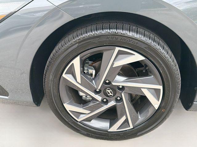 2026 Hyundai Elantra - $24,598