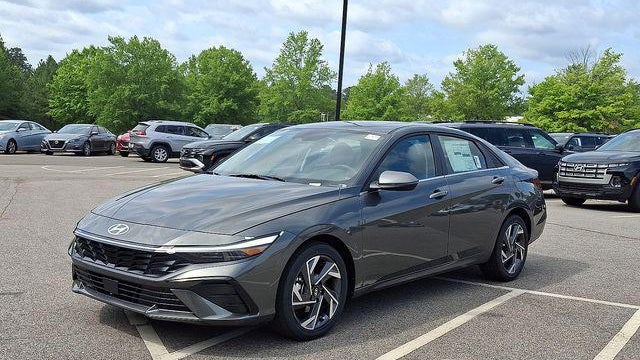 2026 Hyundai ELANTRA Limited