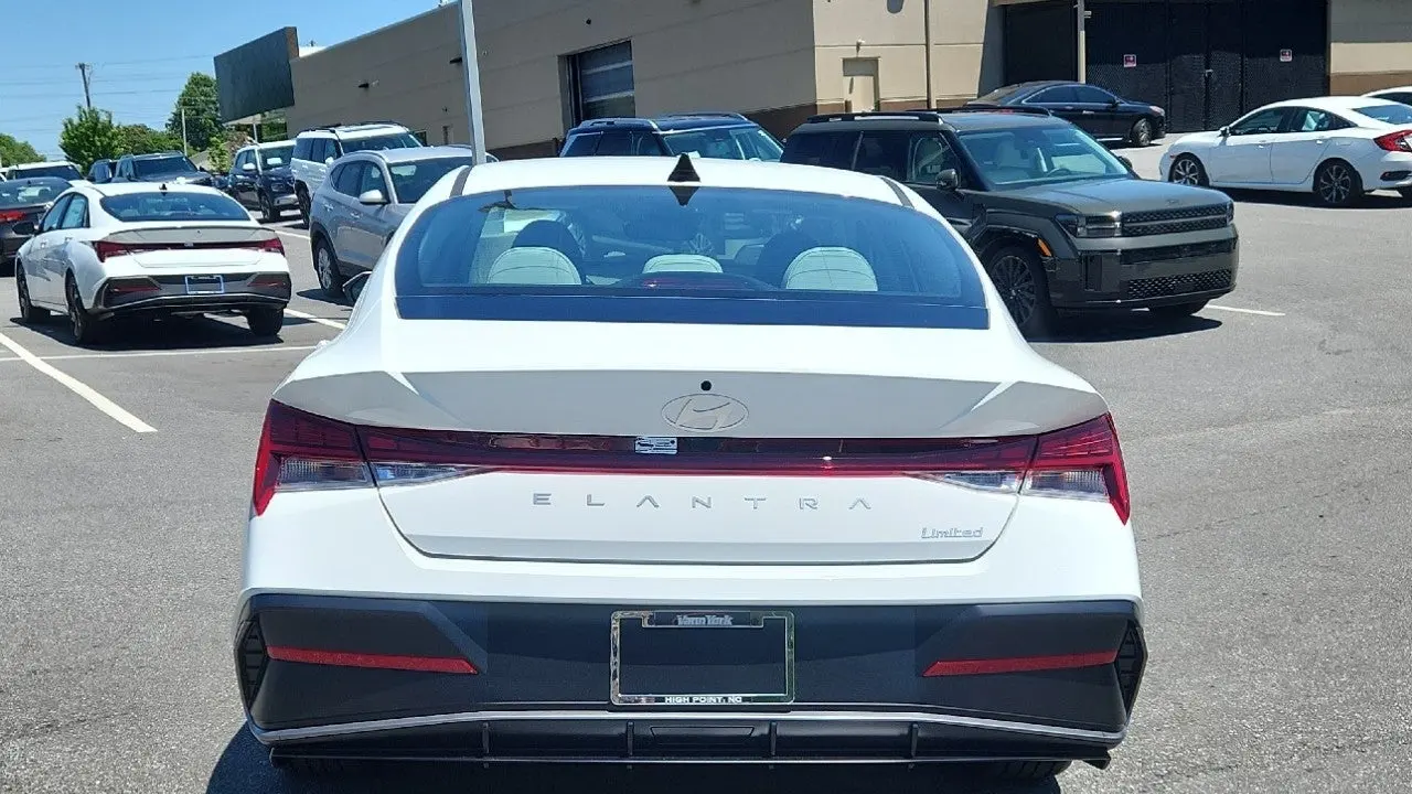 2026 Hyundai ELANTRA Limited