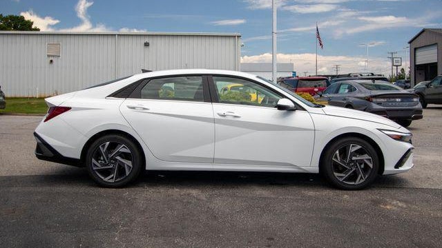 2026 Hyundai ELANTRA Limited