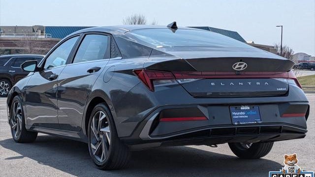 2024 Hyundai ELANTRA Limited