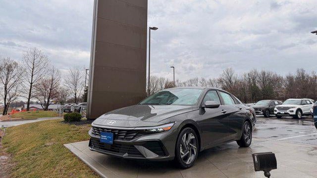Preowned 2025 Hyundai ELANTRA Limited for Sale
