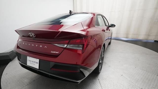 2025 Hyundai ELANTRA Limited