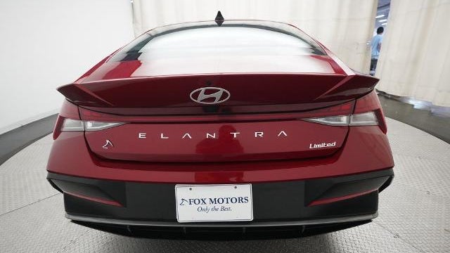 2025 Hyundai ELANTRA Limited
