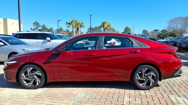 2025 Hyundai ELANTRA Limited