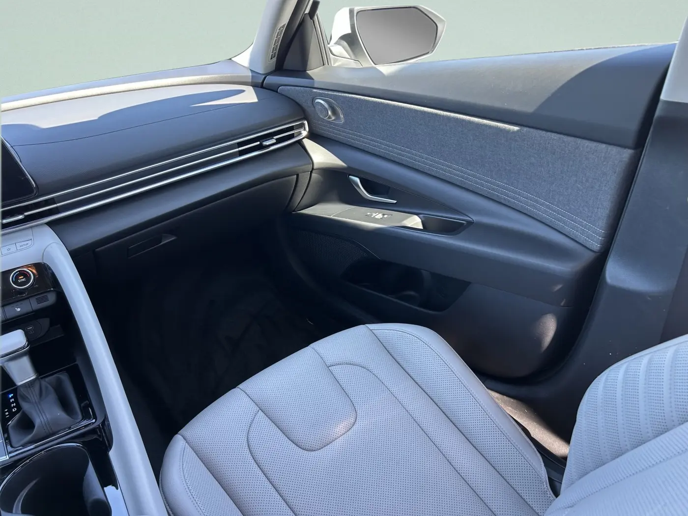2025 Hyundai Elantra - $22,850
