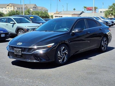 2025 Hyundai Elantra Limited 4DR Sedan