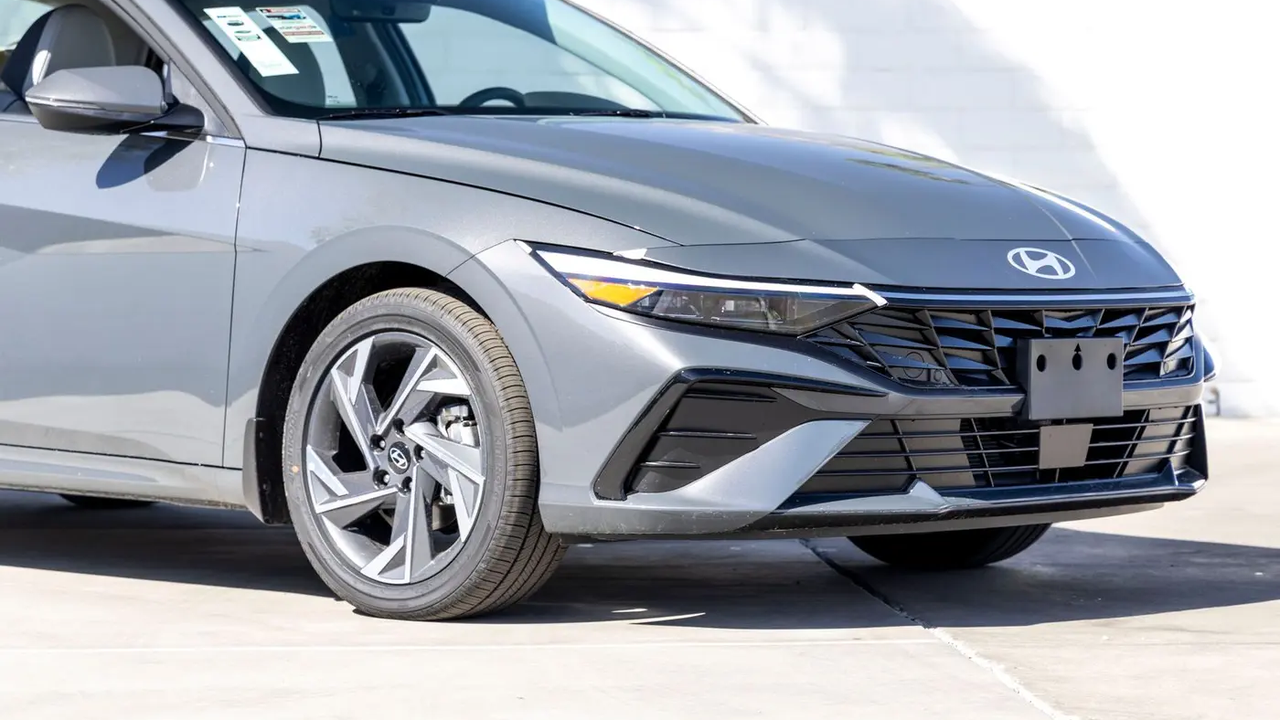 2026 Hyundai ELANTRA Limited
