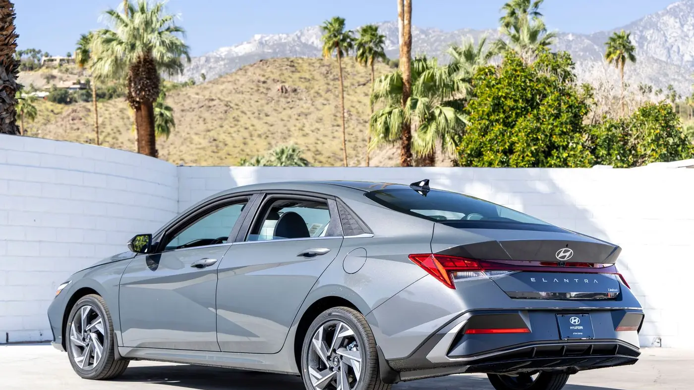 2026 Hyundai ELANTRA Limited