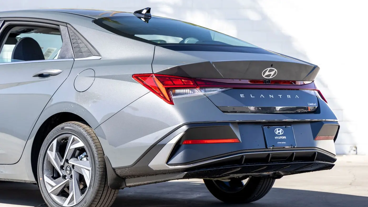 2026 Hyundai ELANTRA Limited