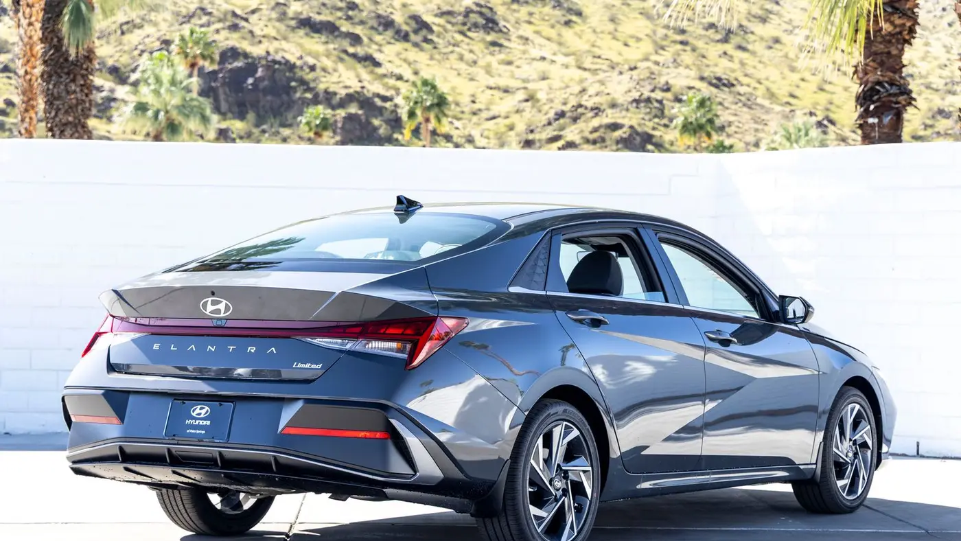 2026 Hyundai ELANTRA Limited