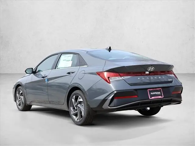 2026 Hyundai Elantra - $25,387