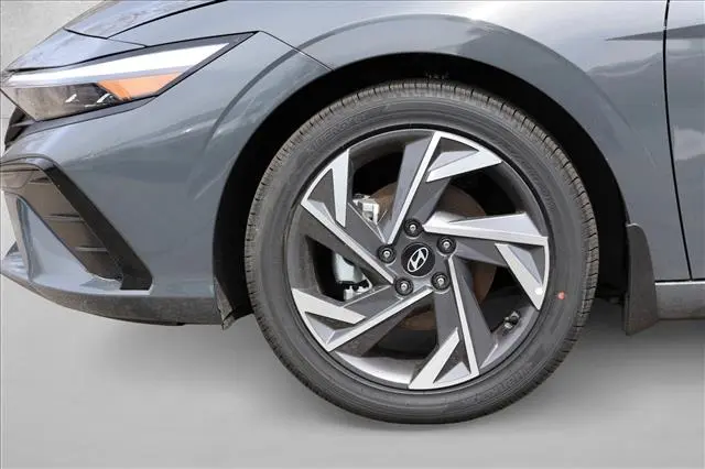 2026 Hyundai Elantra - $25,387