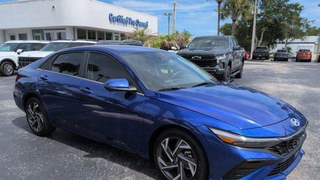 2024 Hyundai ELANTRA Limited