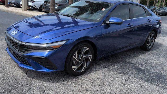 2024 Hyundai ELANTRA Limited