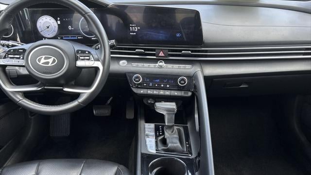 2024 Hyundai ELANTRA Limited