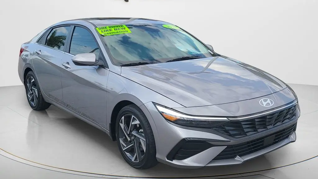 2025 Hyundai ELANTRA Limited
