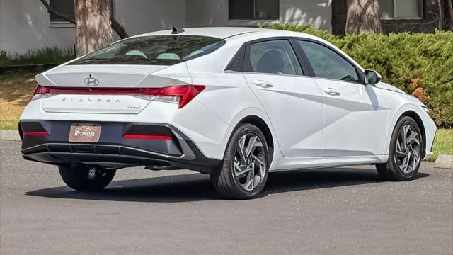 2026 Hyundai ELANTRA Limited