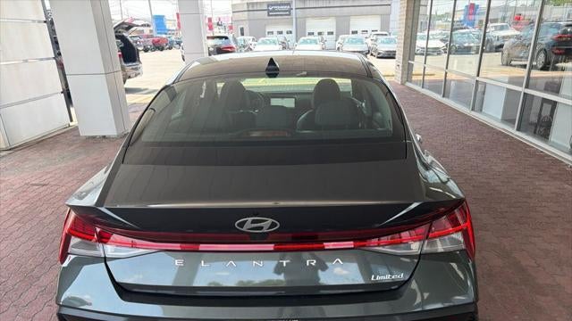 2024 Hyundai ELANTRA Limited