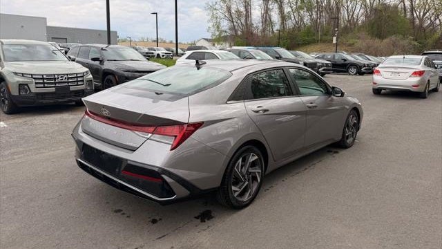 2024 Hyundai ELANTRA Limited