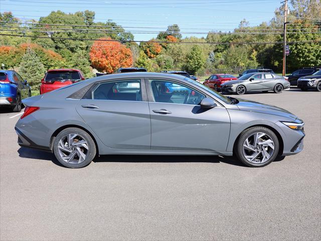 2025 Hyundai Elantra - $20,727