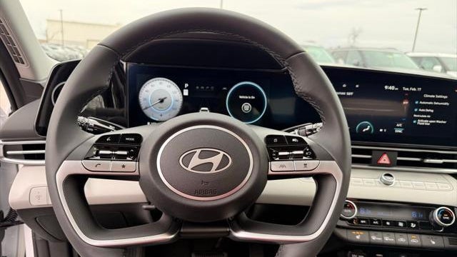 2025 Hyundai ELANTRA Limited