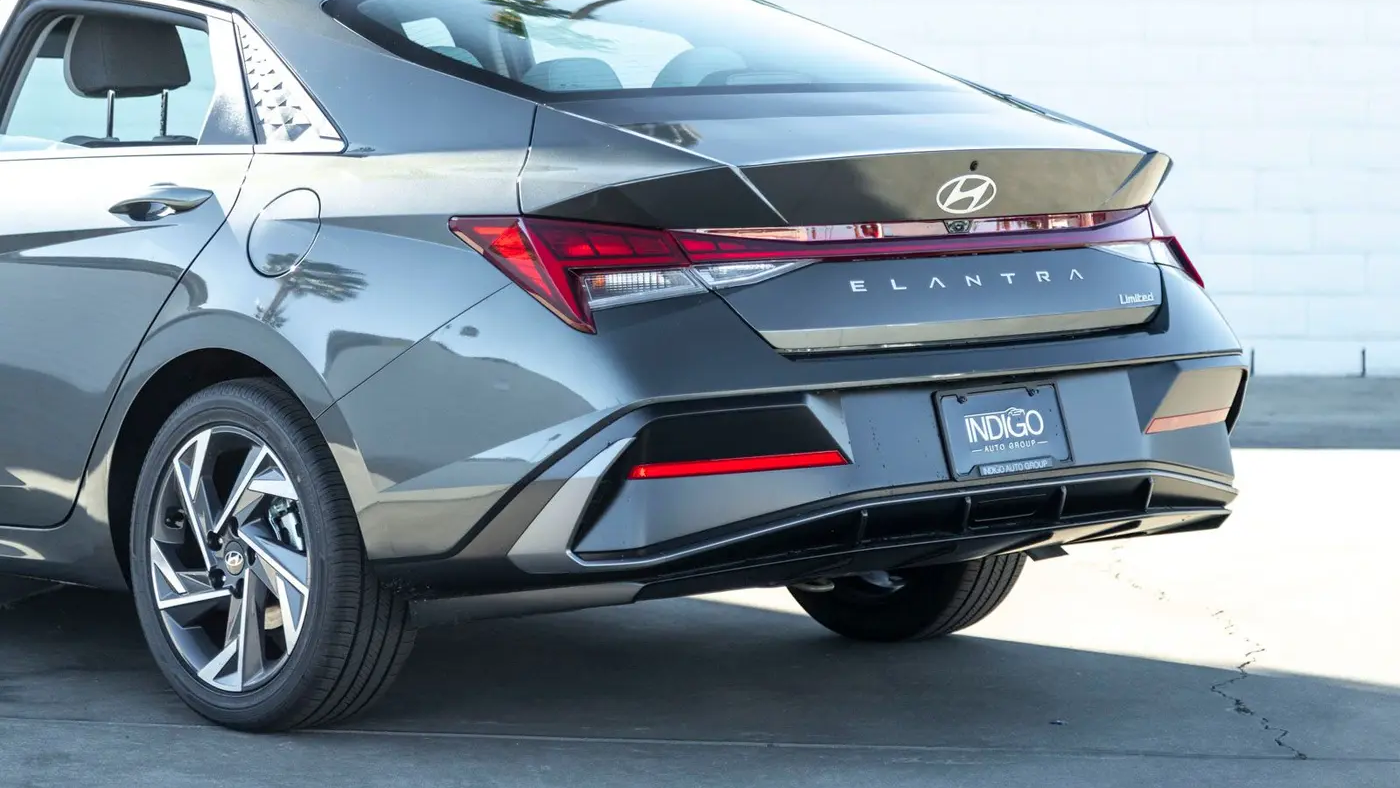 2026 Hyundai ELANTRA Limited