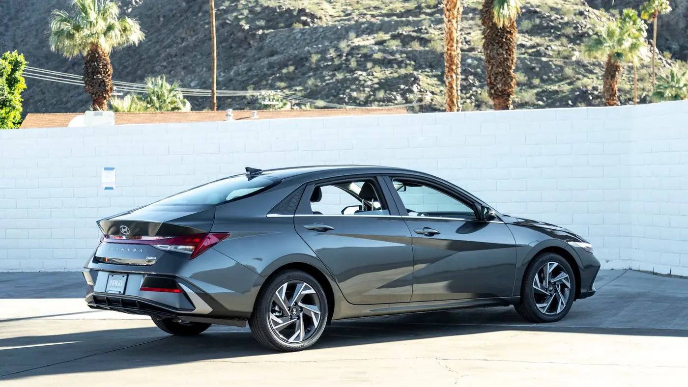 2026 Hyundai ELANTRA Limited