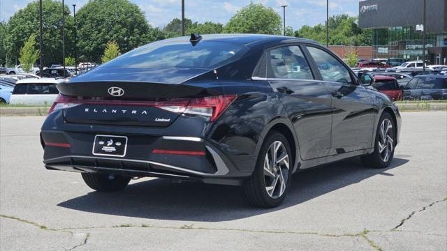 2026 Hyundai ELANTRA Limited
