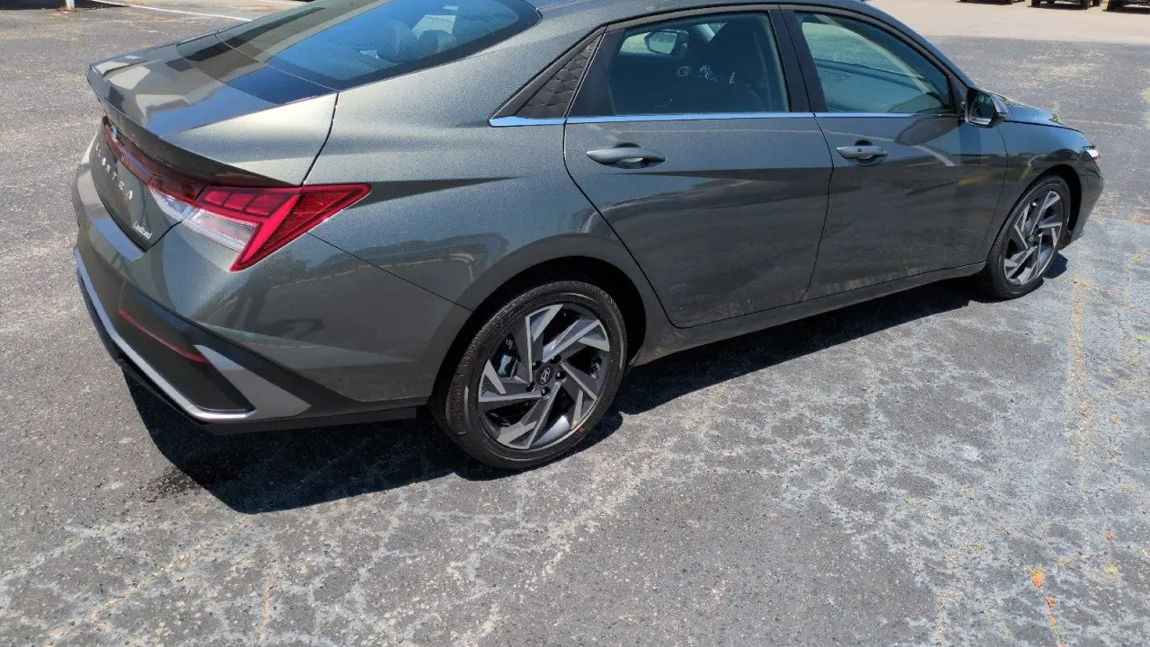 2026 Hyundai ELANTRA Limited