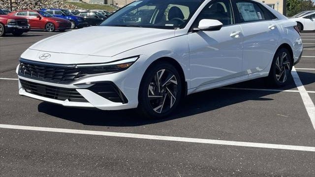 2026 Hyundai ELANTRA Limited