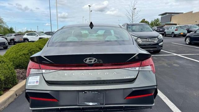 2025 Hyundai ELANTRA Limited
