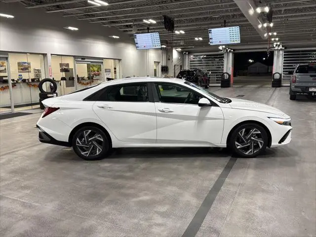 2026 Hyundai Elantra - $27,744