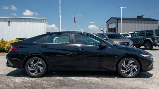 2026 Hyundai ELANTRA Limited