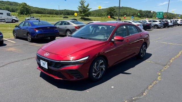 2024 Hyundai ELANTRA Limited