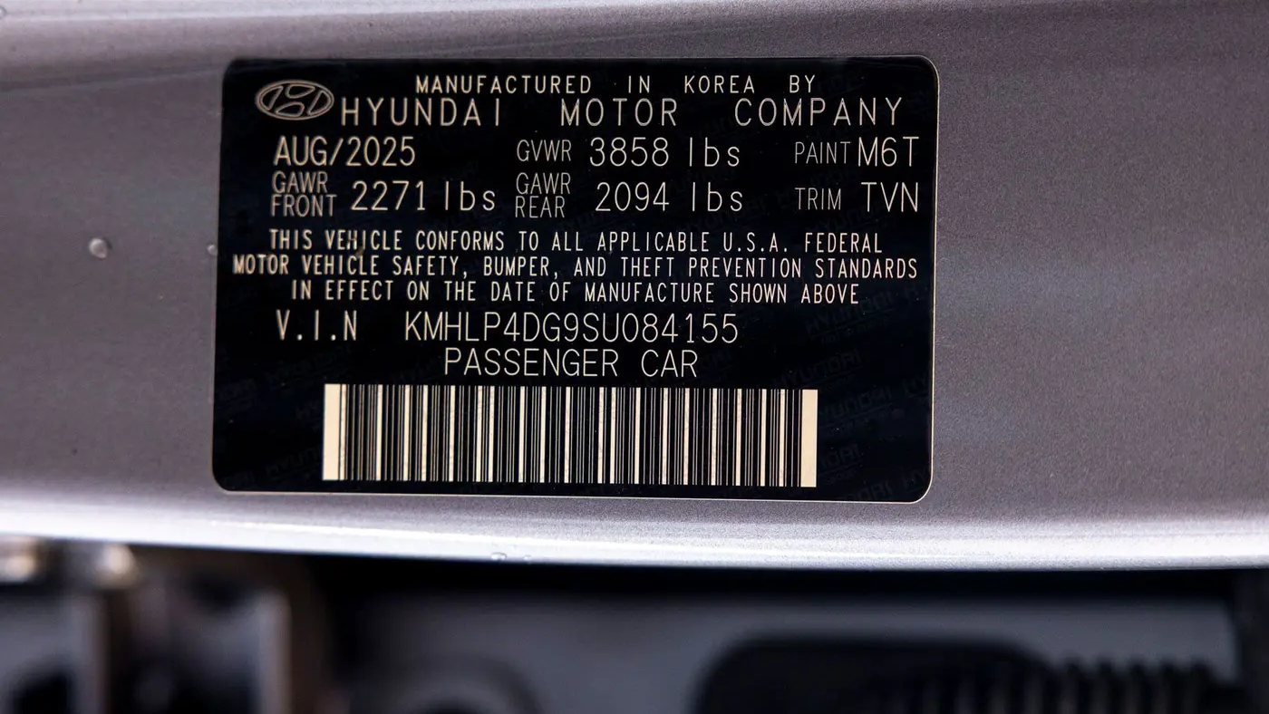 2025 Hyundai ELANTRA Limited
