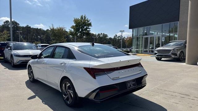 2025 Hyundai ELANTRA Limited